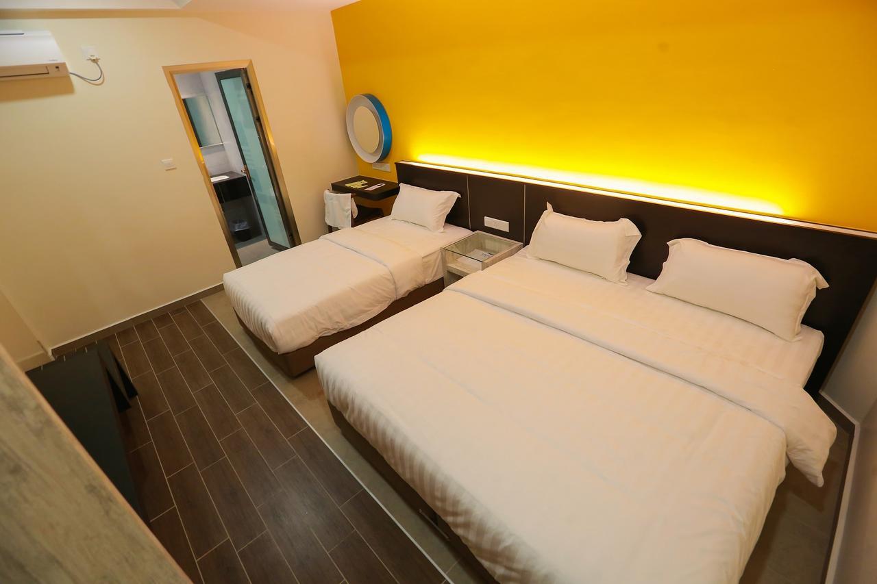 Pantai Regal Boutique Hotel Куантан Екстер'єр фото