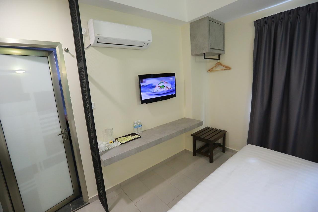 Pantai Regal Boutique Hotel Куантан Екстер'єр фото