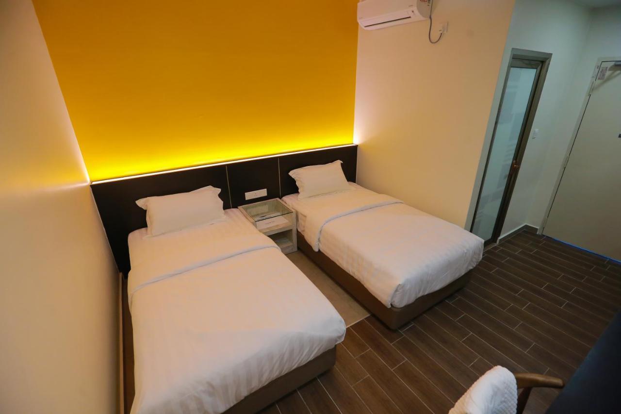 Pantai Regal Boutique Hotel Куантан Екстер'єр фото